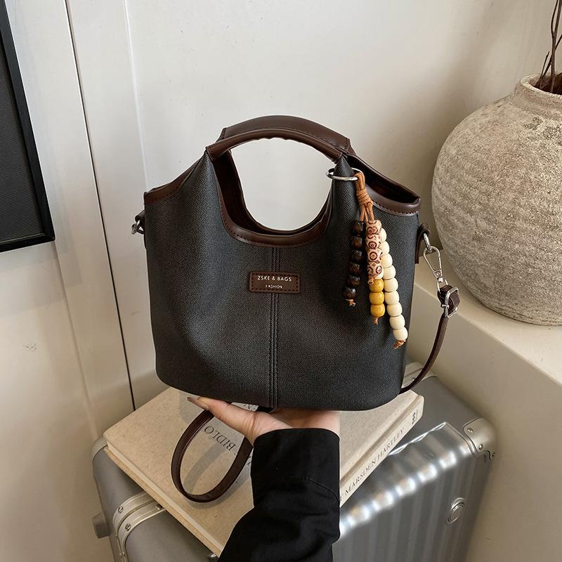 Premium Handbag Women's 2025 New Trendy Fashion Commuter Shoulder Bag Casual Versatile Messenger Bucket Bag