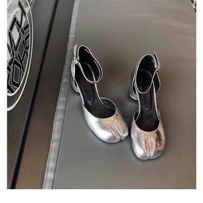 Moda Moda Buty Tabi Ninja Kobiety Okrągły Rozdzielony Palec Płytkie Sandały na Grubym Obcasie Pojedynczy Średni Obcas Buty Mary Janes Damskie Czółenka