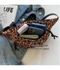 Dámská crossbody taška na hrudník s leopardím potiskem 2024 – Stylový korejský design, všestranná pro nošení v pase nebo přes rameno