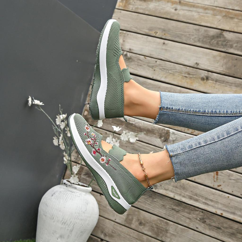 2025 Herbst Übergröße Damen Weichsohlen Stoffschuhe für mittlere und ältere Menschen