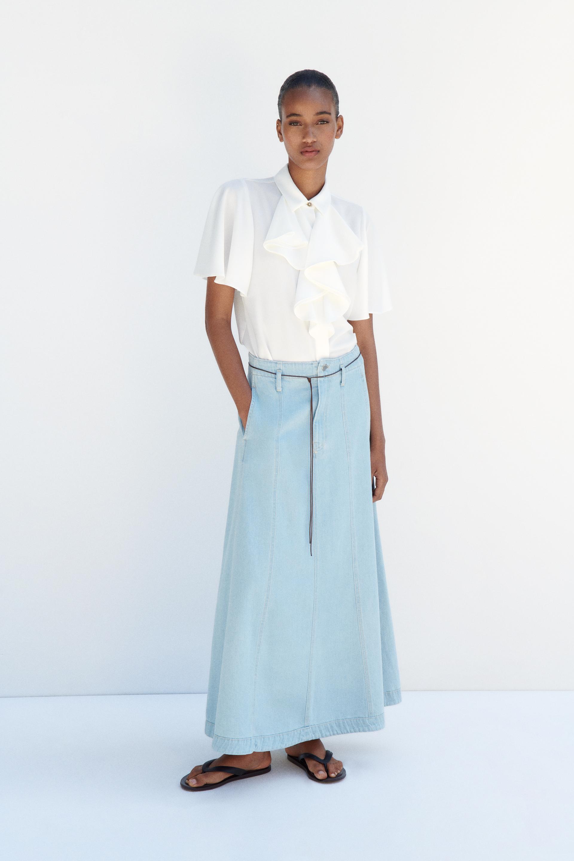 

АТЛАСНАЯ РУБАШКА С ОБОРКАМИ