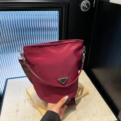 Mode Nylon Doek Casual Grote Capaciteit Emmer Tas Eenvoudig En Veelzijdig Lichtgewicht Schouder Messenger Handtas