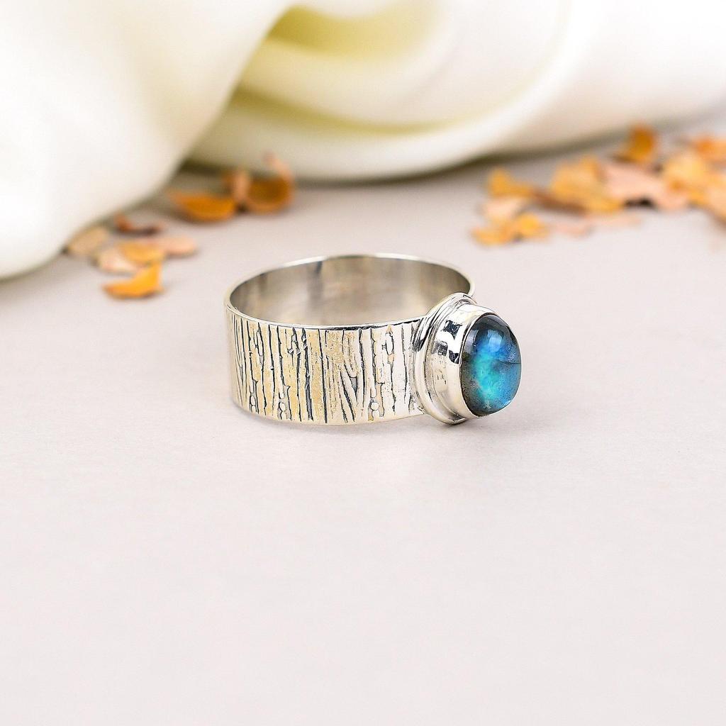 925 Sterling Silver Labradorite Gemstone Oval Shape Textured Band Ring For Women