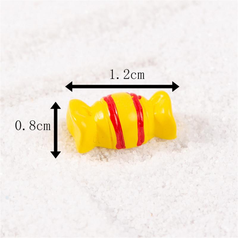 

Resin Decoration Unique Design Exquisite Decorations Christmas Ornaments Santa Claus Ornaments Mini Vivid Details Car Ornaments