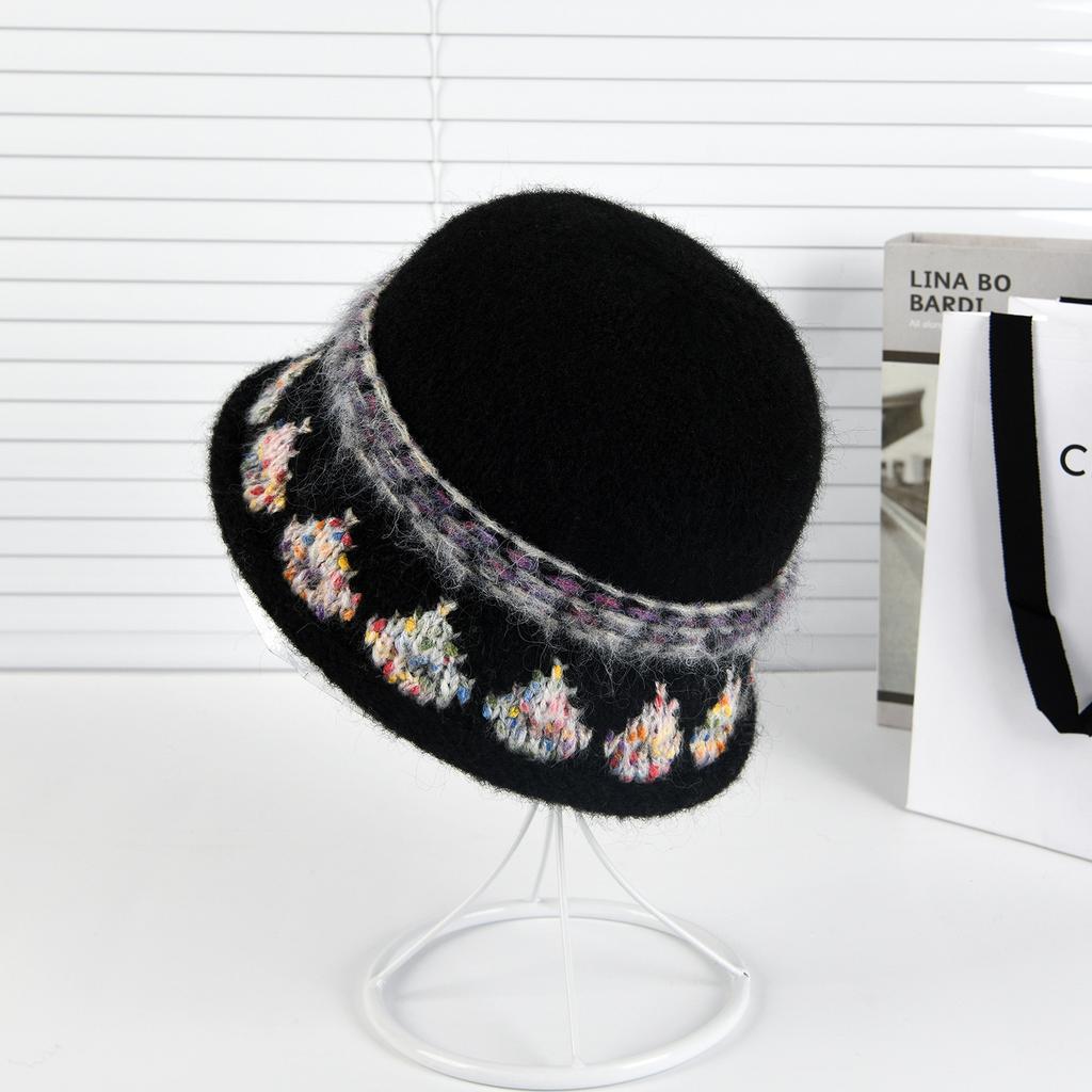 Retro jacquard pot hat women's autumn and winter new versatile face small warm wool hat Fair Island style knitted hat