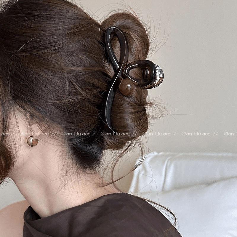 Simple Coffee Color Large Hair Claw Durable Shark Clip Elegant Back Head Updo Hair Clip Women Summer Daily Hair Accessories