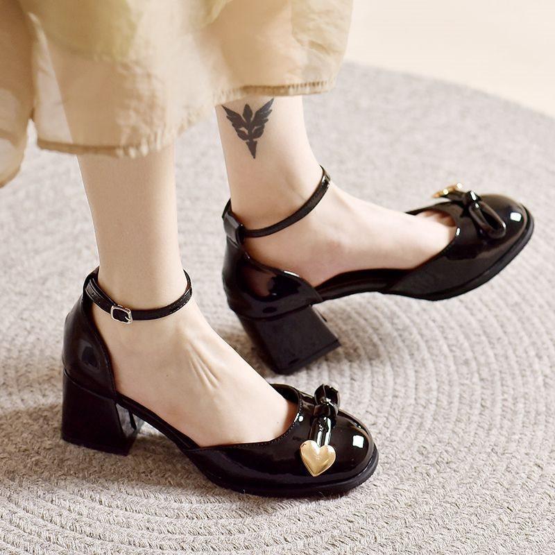 

Босоножки Баотоу женские на толстом каблуке с бантом на высоком каблуке весна и лето новые с круглым носком полые туфли-лодочки новые для подружек невесты 000 (miscellaneous shoes are randomly sent) чёрный