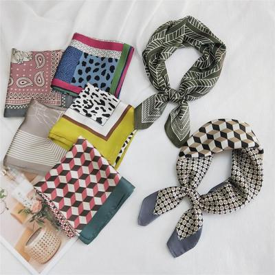 Accessoarer – Halsdukar & Sjalar