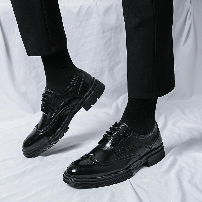 Men's shoes spring leather shoes men's casual business dress British Block engraved suit men's small leather shoes