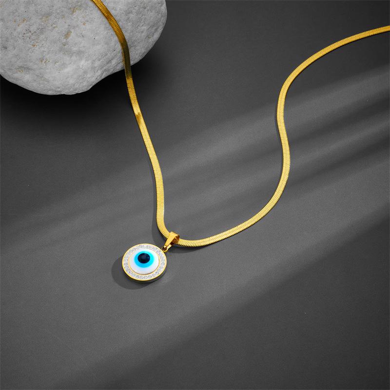 Women's Korean Style Minimalist Stainless Steel Necklace with Mother-of-Pearl Demon Eye Pendant