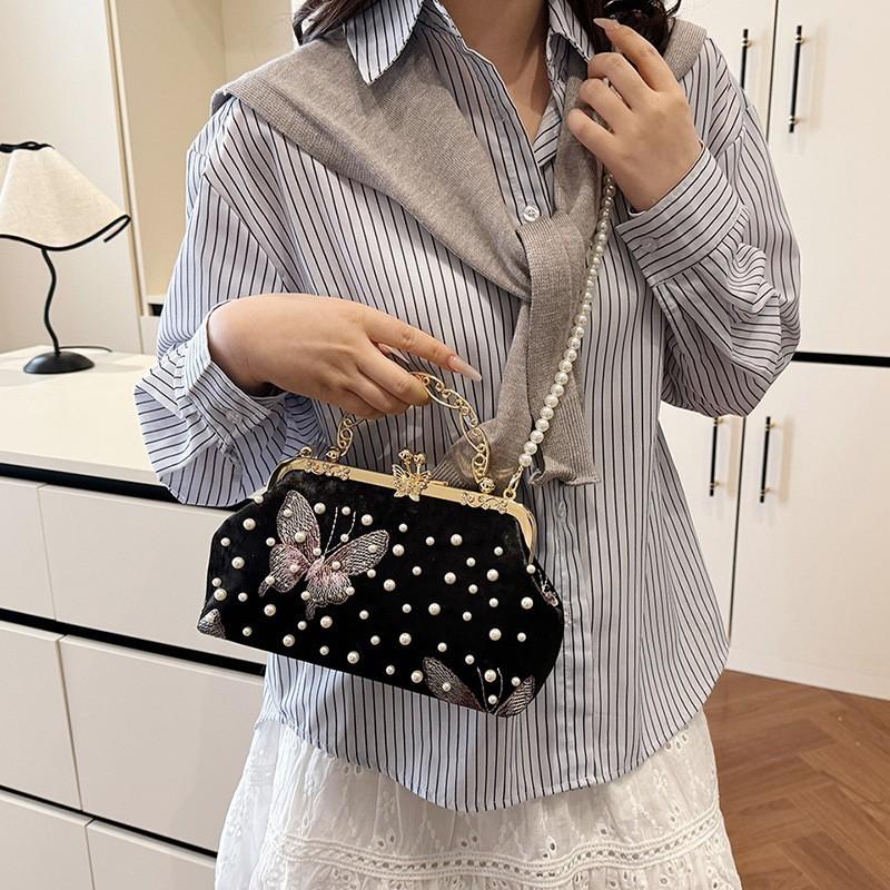 Fashionable Clip Handbag Women's Style Pearl Chain Dinner Bag Temperament All-matching Cross-body Shell
