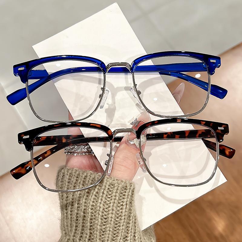 The New Photosensitive Color-changing Reading Glasses Are Retro Half-Frame Eyebrow Reading Glasses For Men