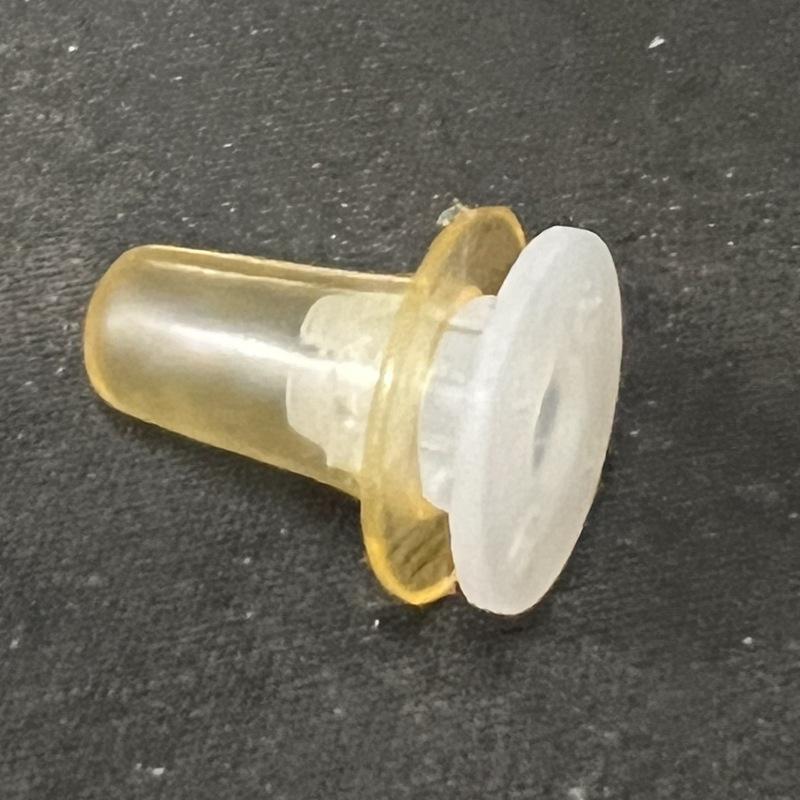 Mitsubishi Pajero V7/9/WK Tail Light Fixing Buckle MU000613