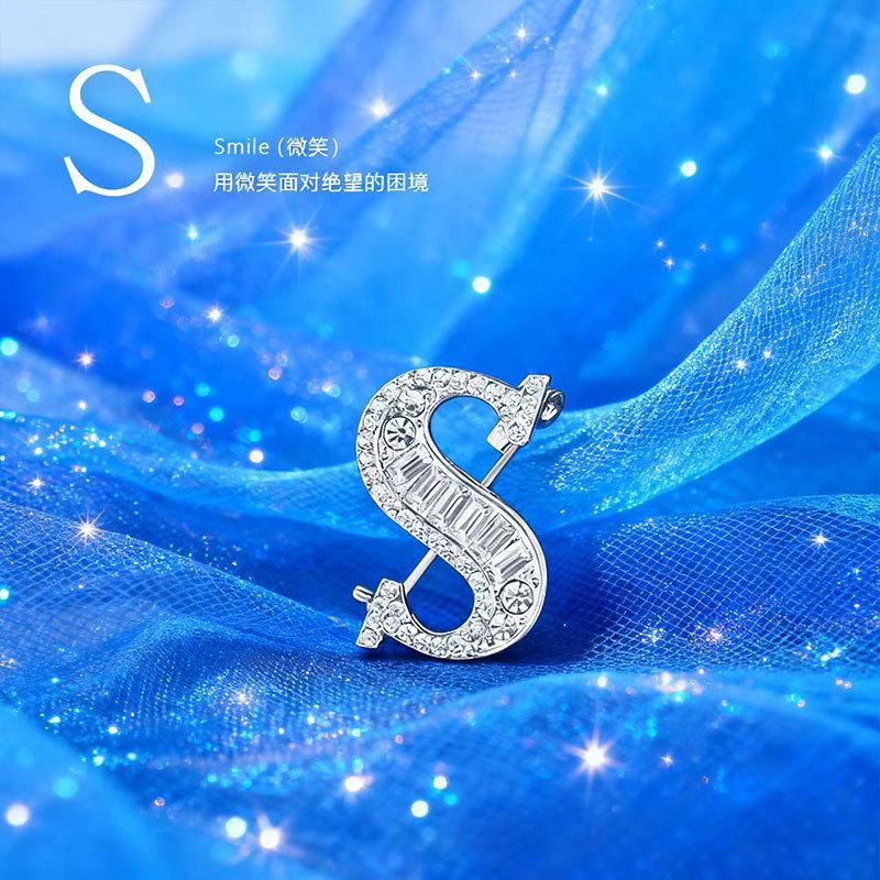 26 English Alphabet Brooches, Men'S And Women'S Suits, Collar Pins, Creative Brooches, Rhinestones, Crystal Anti-Light Pins