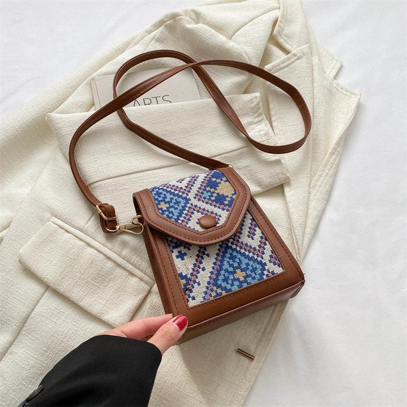 Commuter Messenger Bag 2025 Winter Simple New Simple Small Square Bag Niche Fashion Shoulder Bag Fashion Change Bag