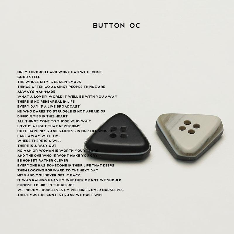 5 Stück Dreieckiger Harzknopf mit vier Ösen Herren- und Damenmantel Doppelseitiger Nylonmantel Dekorative Trenchcoat Westernkleidung Knöpfe