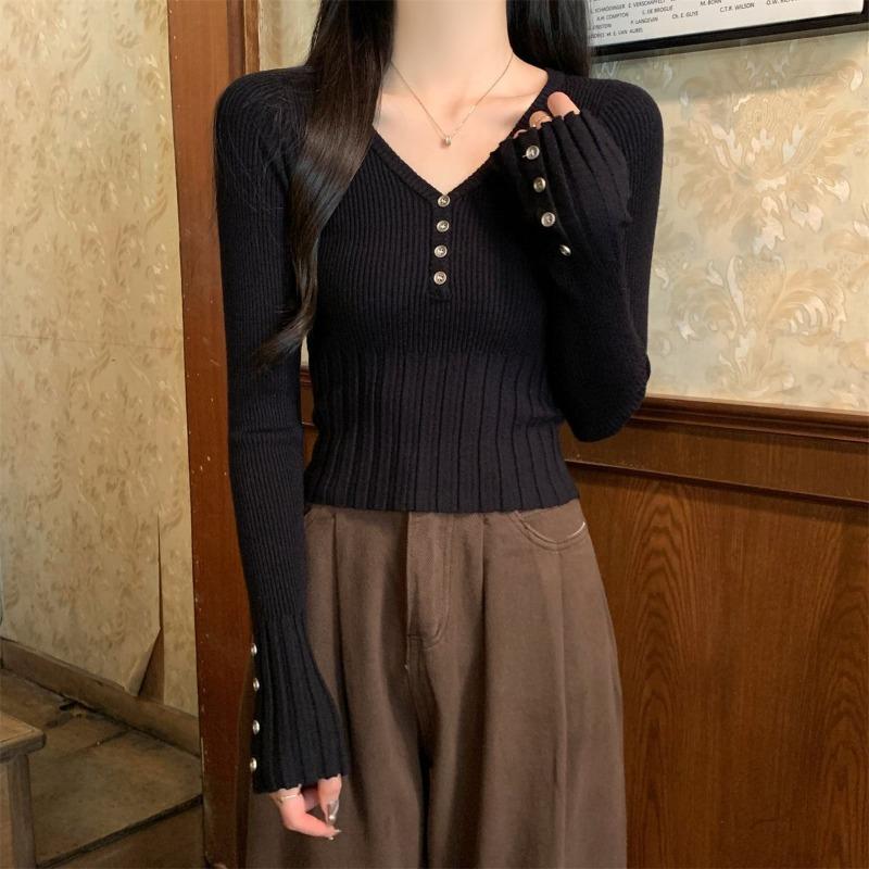 V-neck Button Design Temperament Sweater for Women AutumnNew Korean Style Slim Short Long-sleeved Top