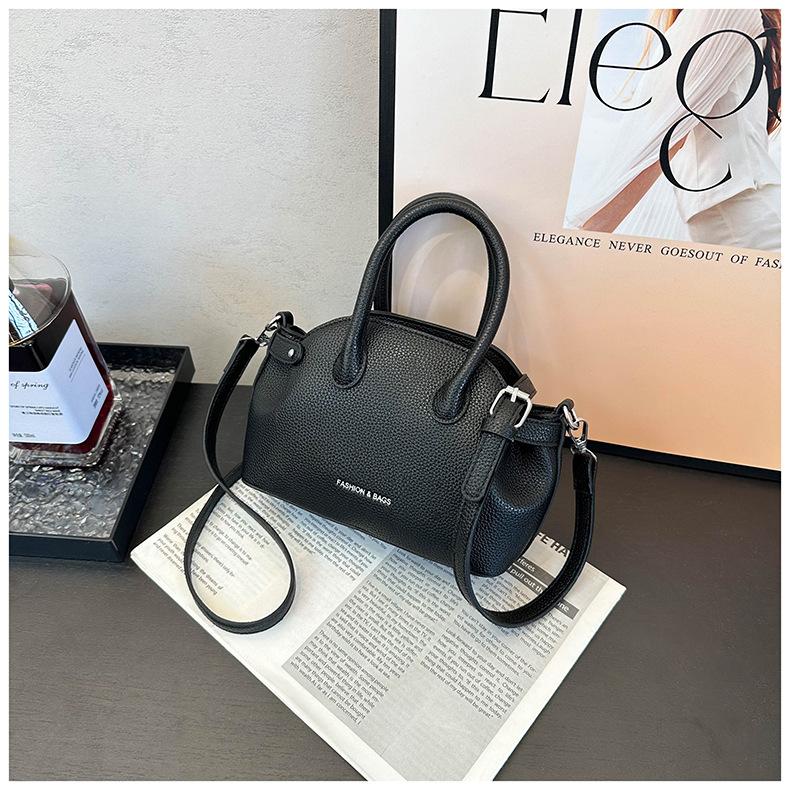 2025 new small bag women's summer versatile shoulder messenger bag retro popular portable bucket bag this year