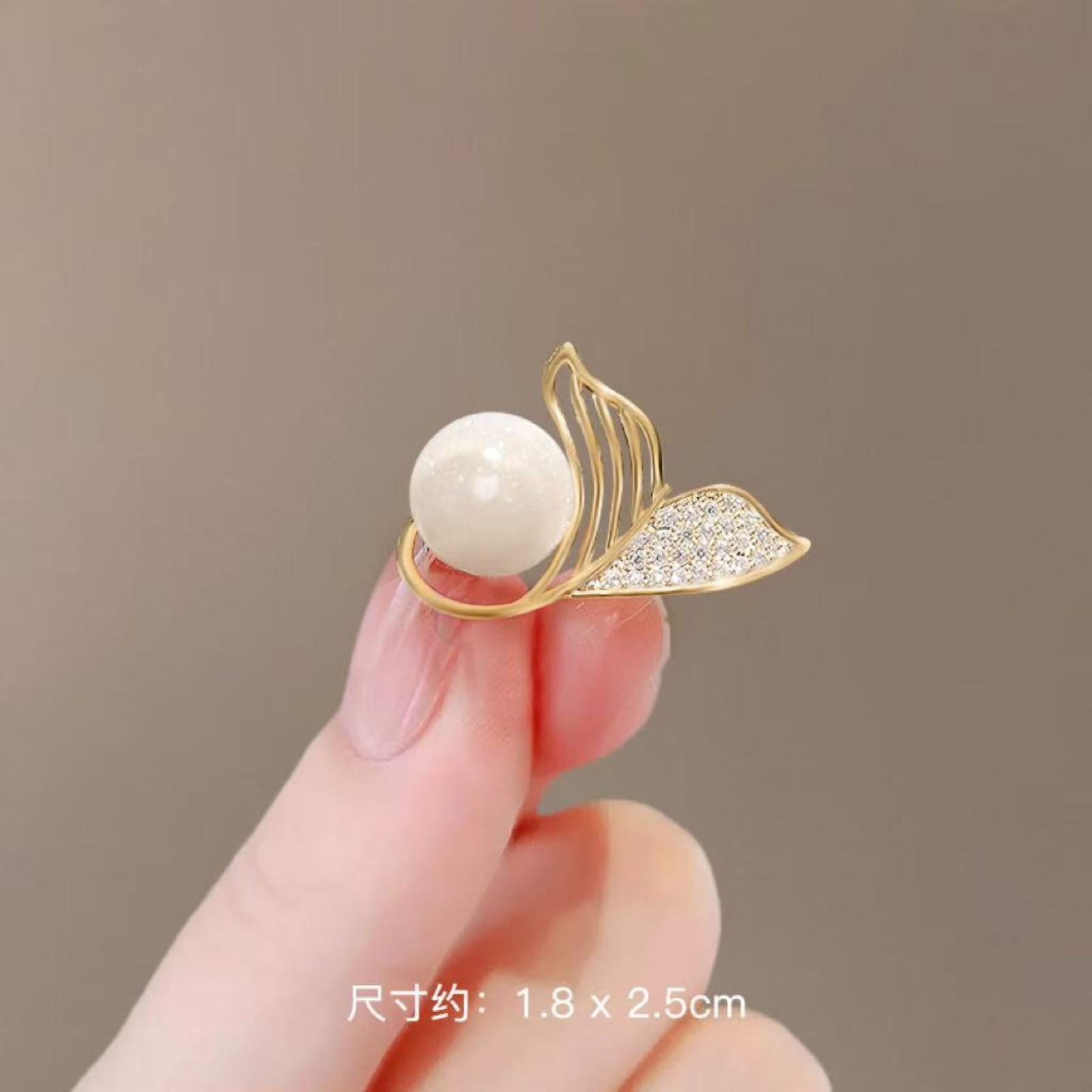 

High-end, Understated Luxury -exposure Brooch One Size