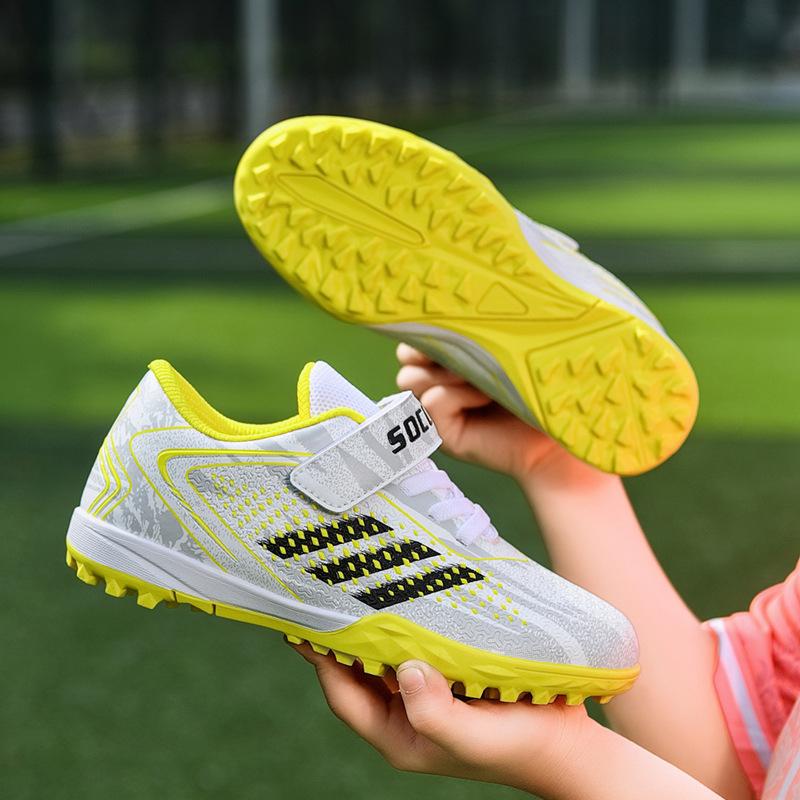 Summer Breathable Mesh Children's Football Shoes Boys and Girls Students Children Non-slip Nail Training Shoes