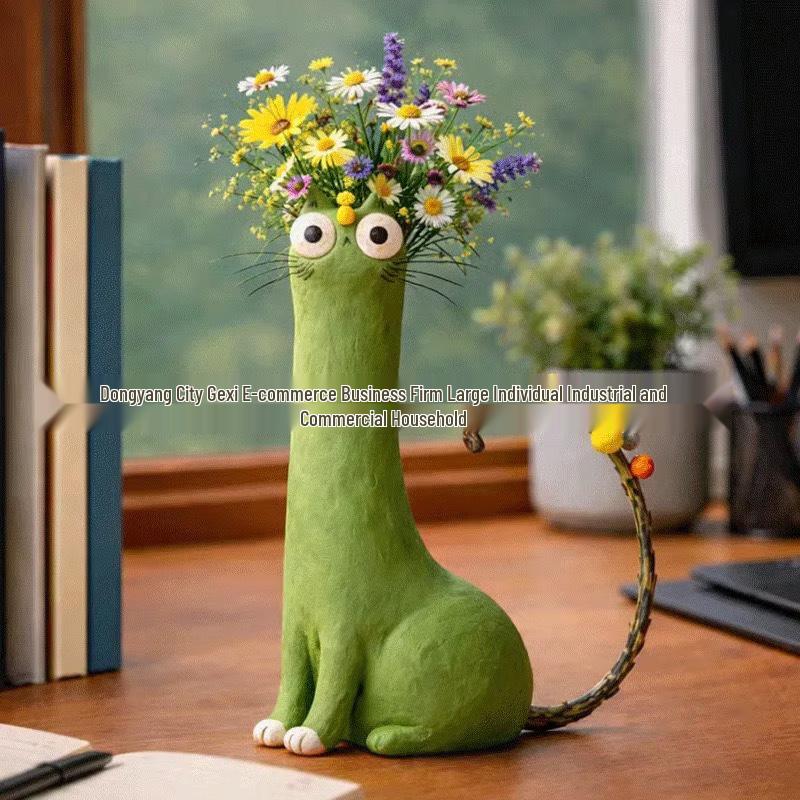Independent Station Bestseller: Handmade Quirky Cat-Shaped Vase for Flowers