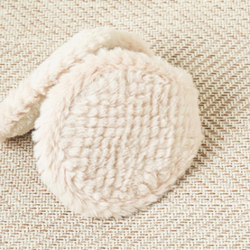 Daiso Große Pelz-Ohrenschützer Elfenbein