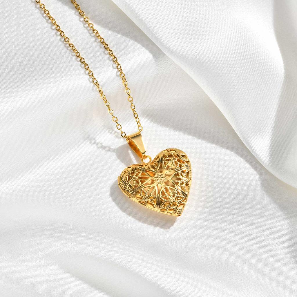 Romantic Heart Locket Pendant for Women Stainless Steel Photo Frame Openable Necklace Heart Chain Necklaces Charm Jewelry Gift