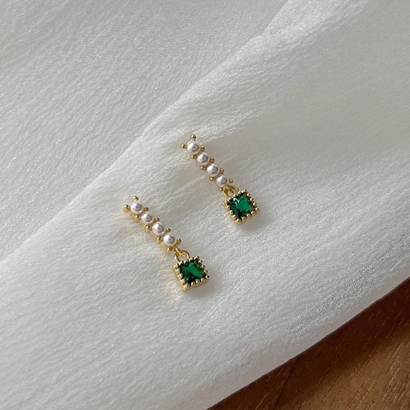 

New 925 Sterling Silver Square Stud Earrings Charm Pearl Personality Woman Earrings Birthday Gift for Friends Exquisite Jewelry