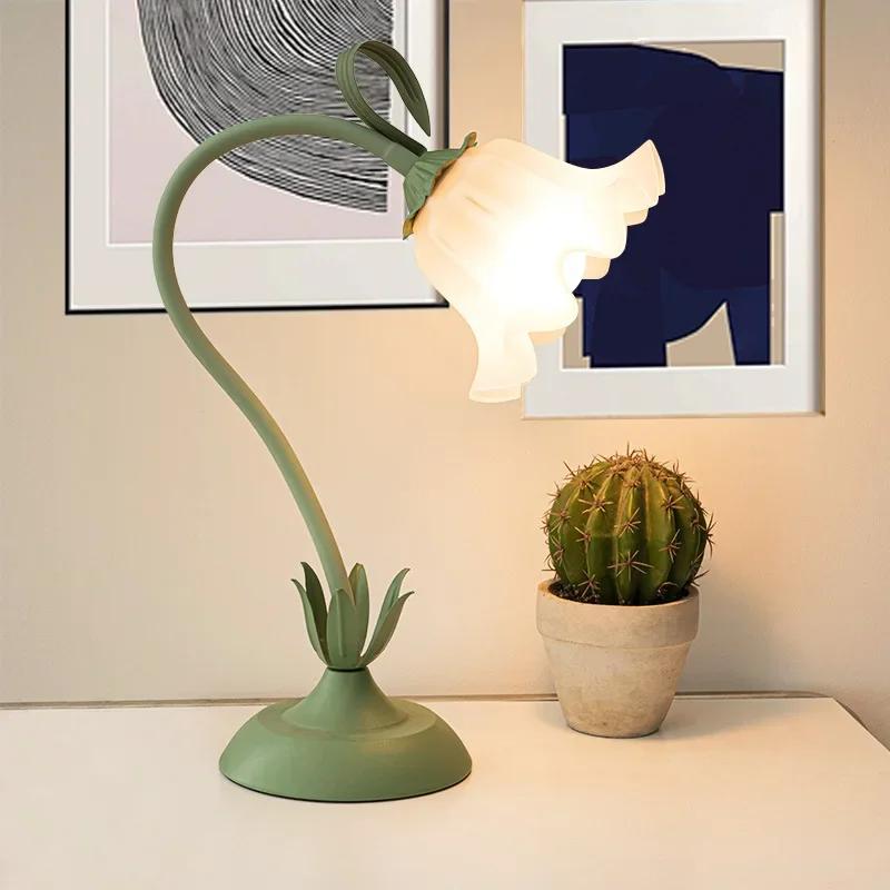 DurableBedside Night Light Explosion Pastoral Flower Romantic Bedroom Princess Room Desk Decoration Atmosphere 5W Three-color Li