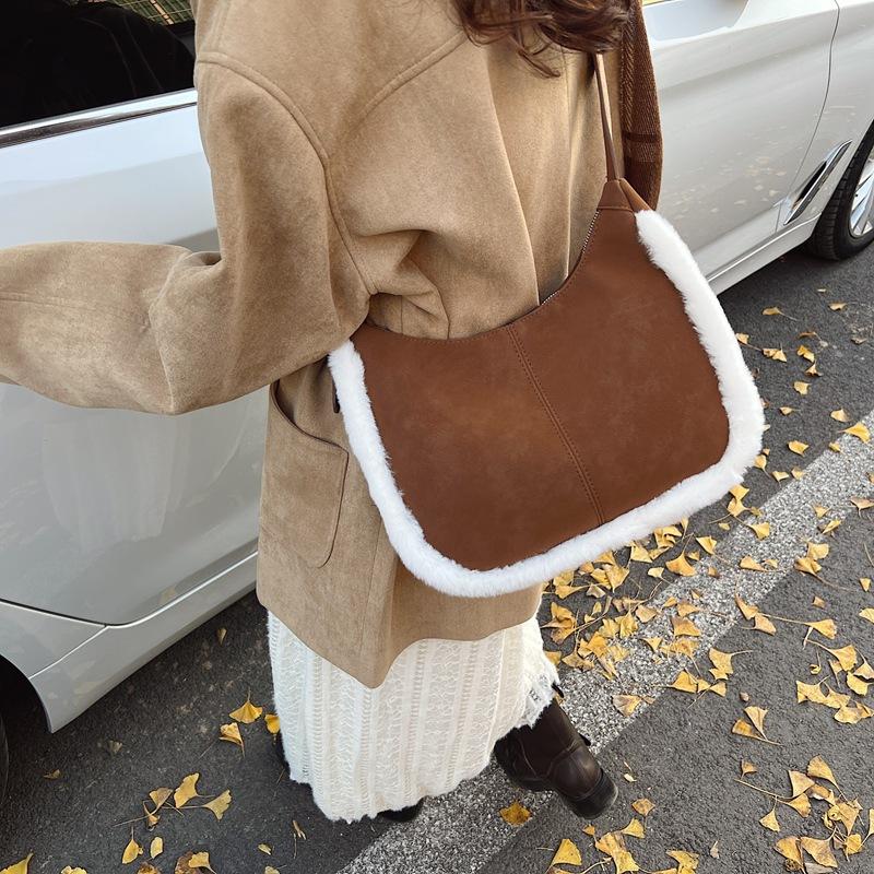 New Wool Edge Shoulder Messenger Bag Women's Bag Underarm Bag Fashion Suede Style Soft Bag Casual Slack