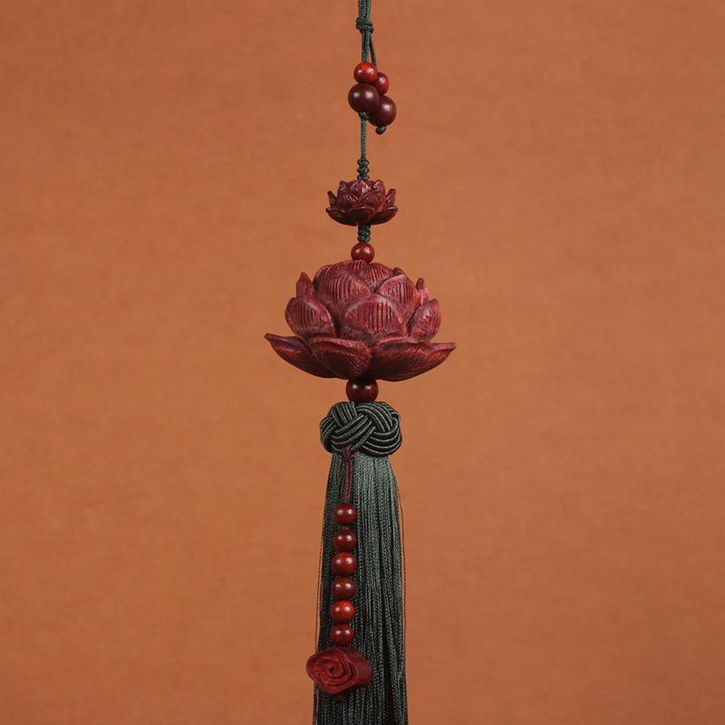 "Sandalwood Double Lotus Rearview Mirror Pendant - High-End Car Interior Accessory"