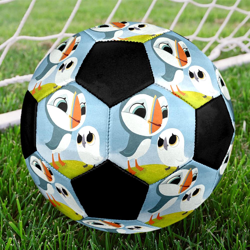 Puffin Rock Theme Size 5 Soccer Ball, Suitable for Both Indoor and Outdoor Matches, a Gift Suitable for Everyone.