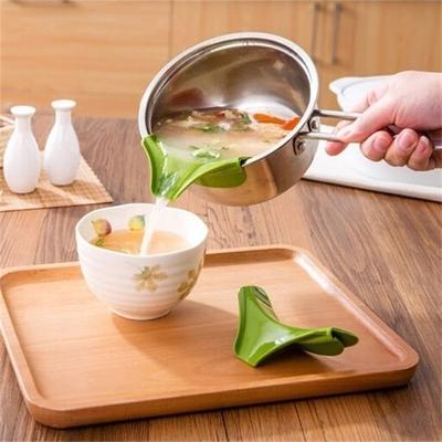 Anti-spill Drain Kitchen Pots Pans Round Rim Deflector Liquid Diversion Mouth Poured Random Color