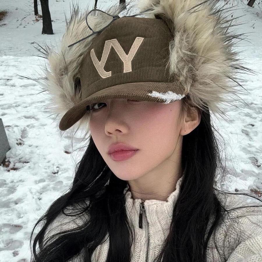 Retro grassland corduroy earmuffs duck tongue women autumn and winter snow mountain travel warm ear protection baseball hat men