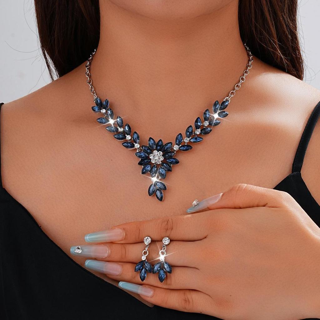 European & American High-Design Vintage Floral Necklace & Earrings Bridal Set