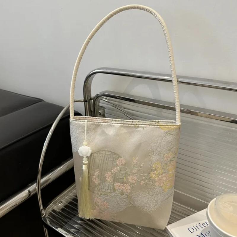 Luxury Embroidery Shoulder Bag Chic Trend Small Bucket Handbag For Women  Chinese Style Floral Designer Tote Bag Phone Bag