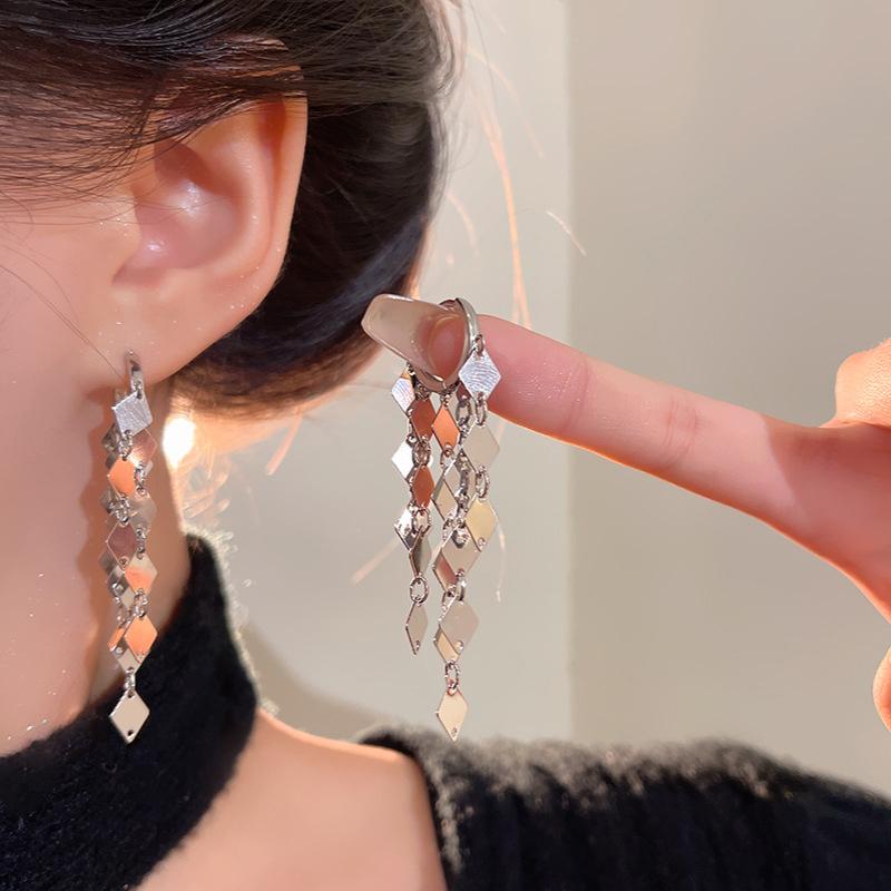 1pair Tassel Earrings Imitation Pearl Flowers Fringe Long Dangle Earrings For Women Elegant Temperament Dainty Luxury Jewelry
