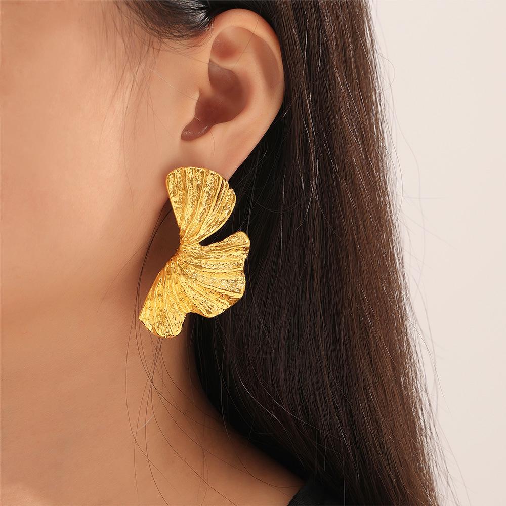 European Chic Ginkgo Leaf Textured Stud Earrings - 18K Gold-Plated Titanium Steel