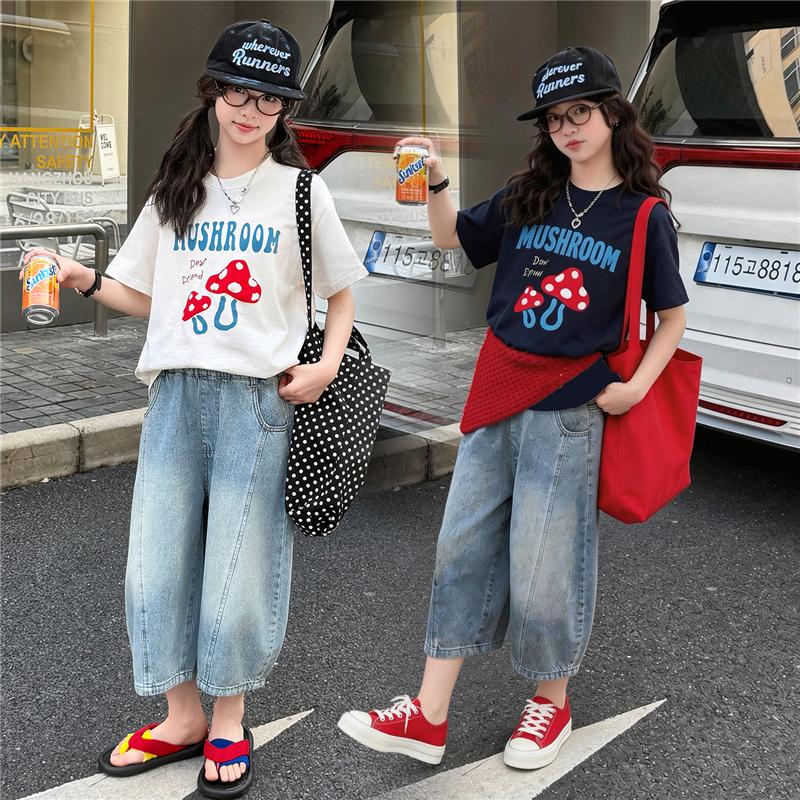 Girls' summer Korean casual short sleeved T-shirt set for girls, adults, middle school students, thin summer clothes, children's denim shorts