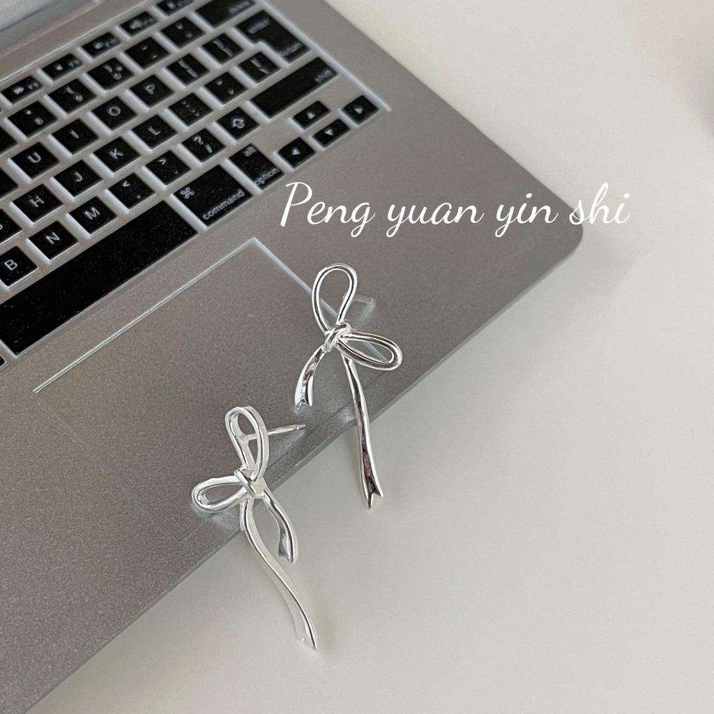 Su Chuang S925 Sterling Silver Bow Stud Earrings for Girls - Elegant, Unique Design with a High-End Feel.