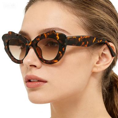 New model, irregular personality, funny catwalk model, lip cloud sunglasses, essential sunglasses for fashion wear