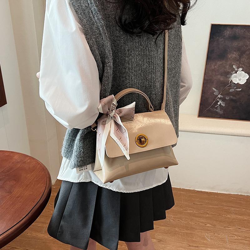 Premium Bag Women's New Casual Shoulder Bag Going Out Small Bag Commuting Messenger Small Square Bag