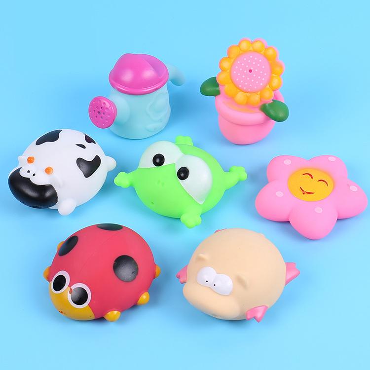 Baby Bath Toys Soft Rubber Water Spray Colorful Animals Model Squeeze Sound Spraying Beach Bathroom Toys for Infant Kids Gift