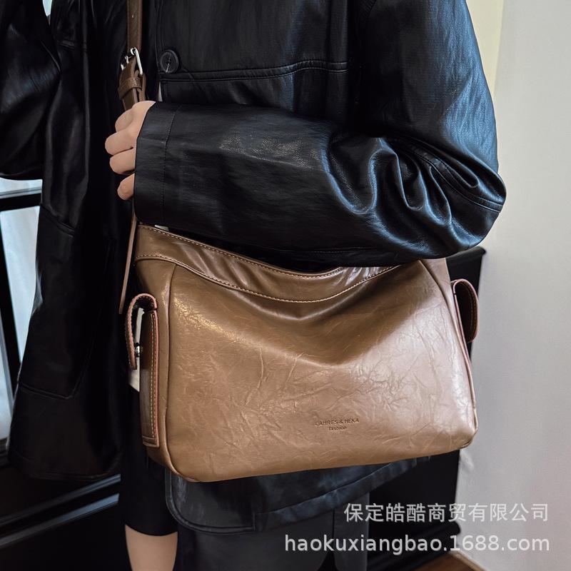 Korean Version Niche Design Large-capacity Simple Bucket Bag Women's 2025 Autumn and Winter New Fashionable Versatile Small Tote Bag