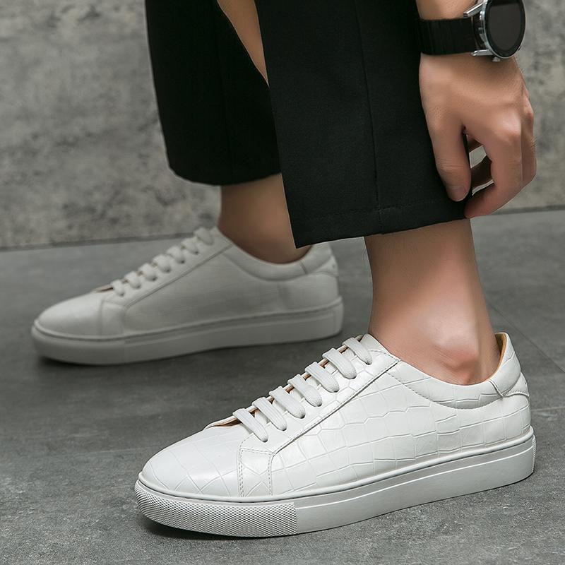 New Men's Shoes Mans Casual Shoes Quality Leather Flats Shoes Walk Sneakers Oxford Men Korean Version Daily Commute Casual Shoes