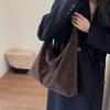 Women Suede Shoulder Bag Simple Tote Handbag Retro Single Shoulder Bag Large Capacity Stylish Commuting Outdoor Travel Bag