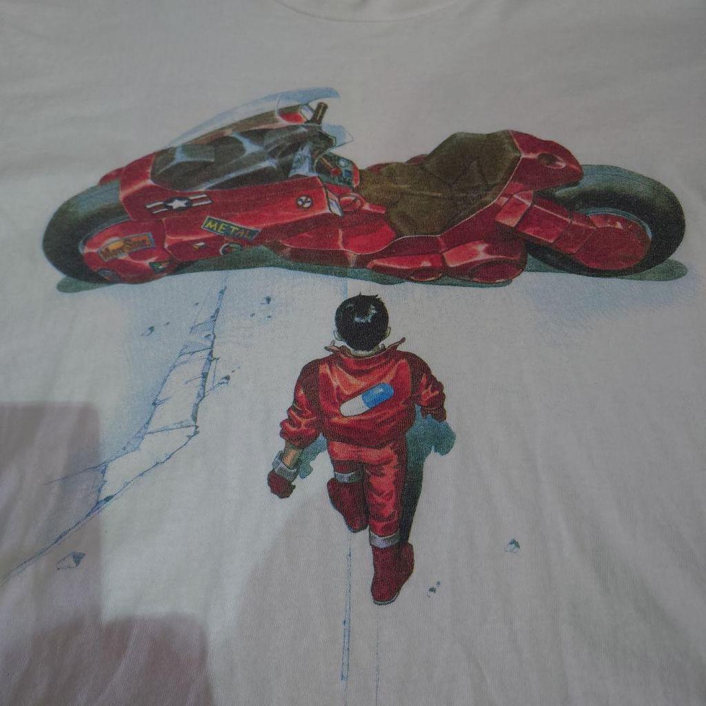 [USED] AKIRA T-shirt, Size M, Fashion Victim