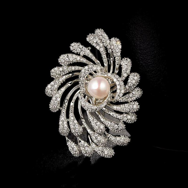 Vintage Pearl Inlaid Colored Diamond Brooch Fashionable And Versatile Brooch