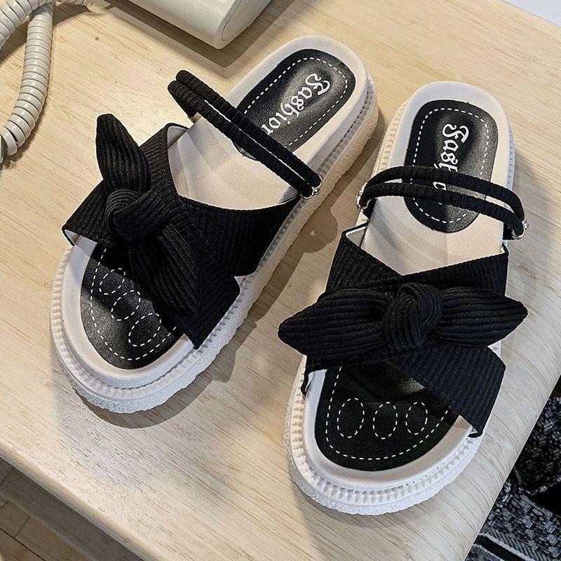 Niche sandals female summer 2025 Internet celebrities wear skirts fairy wind thick soles outside wear home super light non-slip women's shoes