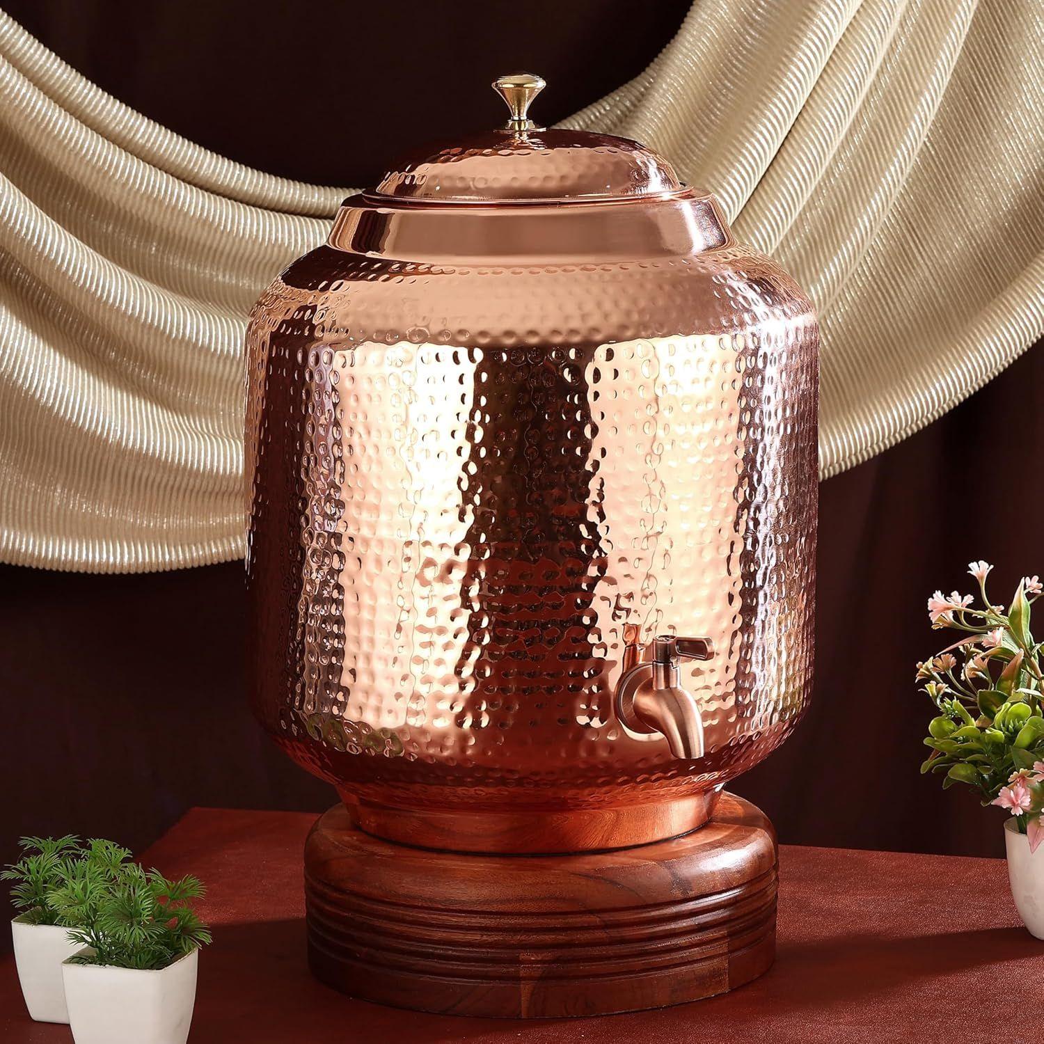 

Диспенсер из чистой меди, кованая отделка от Crockery wala and Company (8 литров)